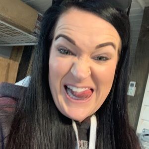 Meet your Posher, Leeann